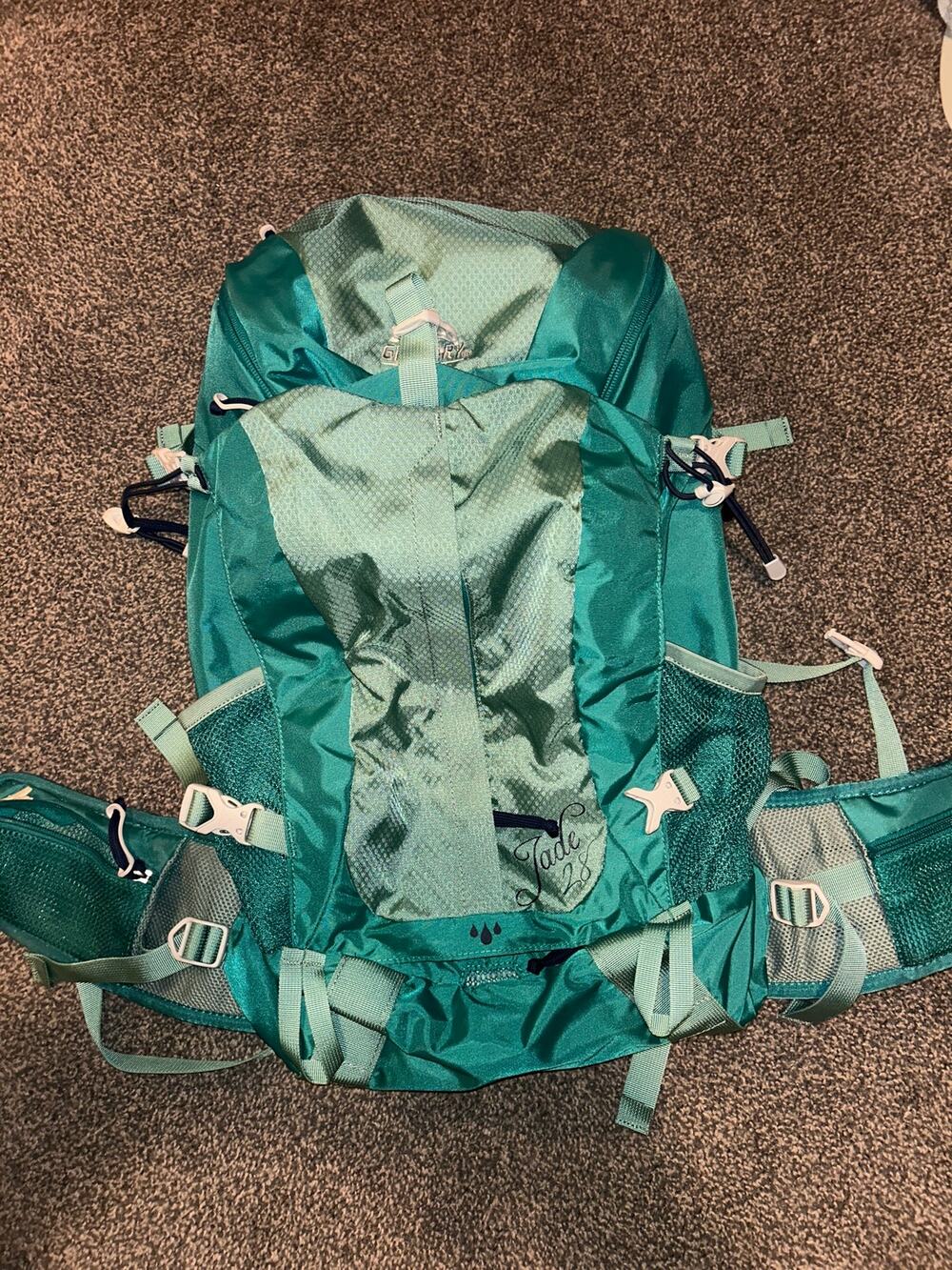Gregory Jade 28 Backpack - Green -
- Rain Cover -Medium